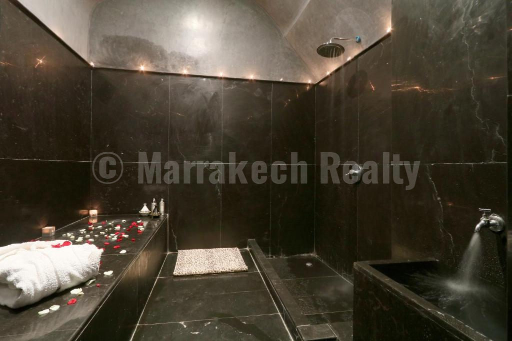 Upscale 6 bedroom Boutique-Riad with exceptional location