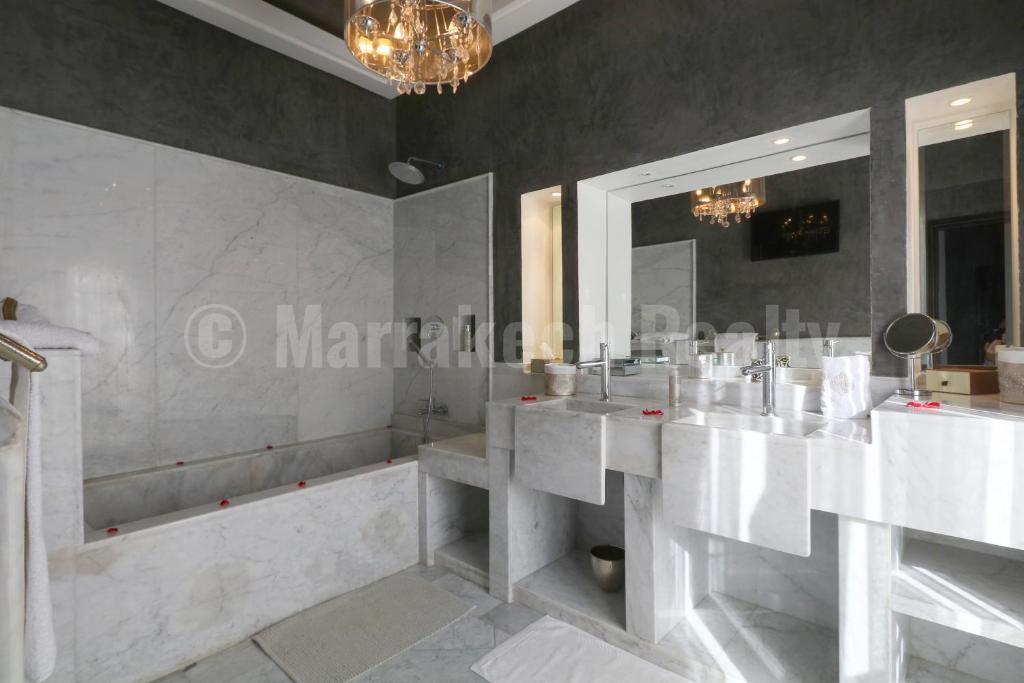 Upscale 6 bedroom Boutique-Riad with exceptional location