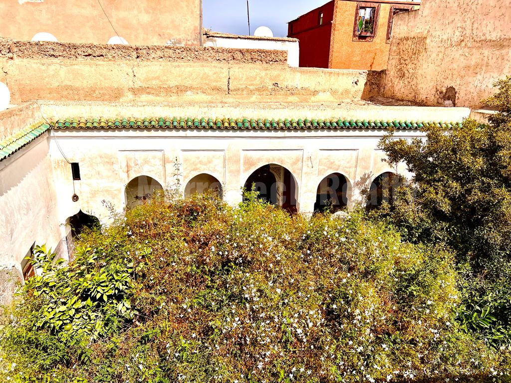 Vaste Riad titré à rénover avec superbe potentiel