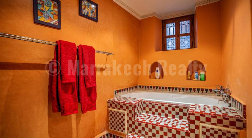 Beau Riad arabo-andalou de 8 chambres à vendre en Medina