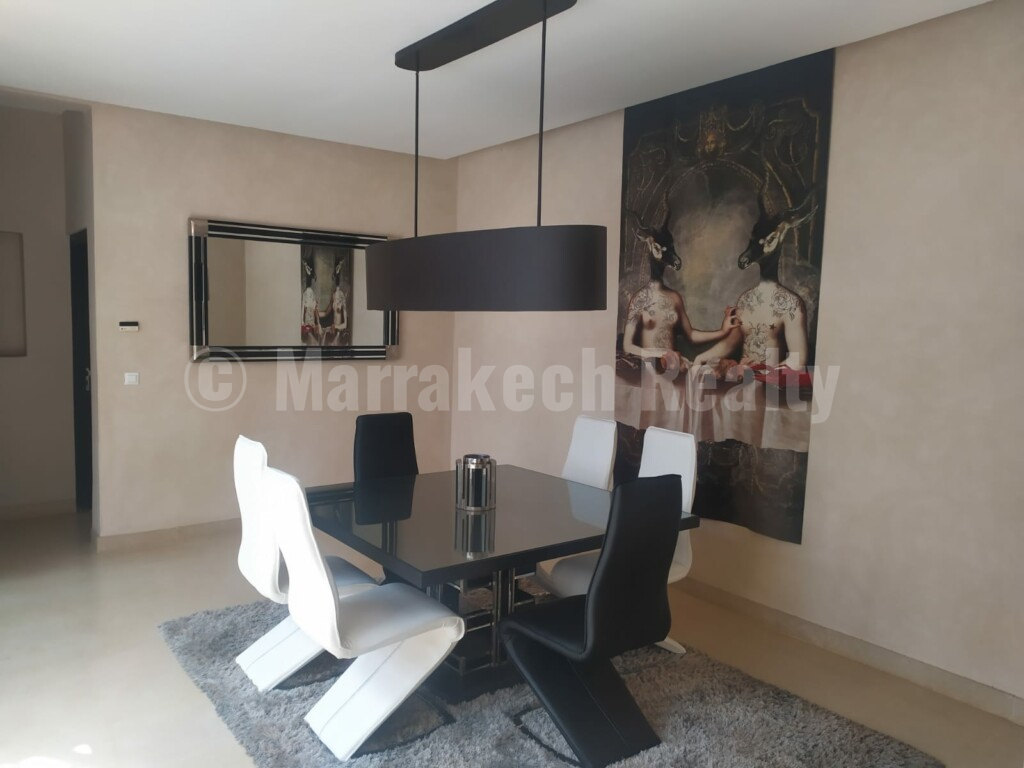 Luxueuse villa de 2 chambres à louer dans un domaine golfique