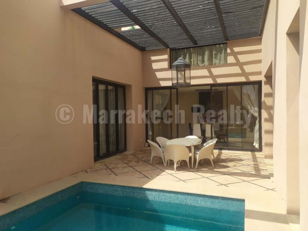 Luxueuse villa de 2 chambres à louer dans un domaine golfique