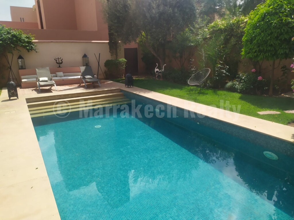 Luxueuse villa de 2 chambres à louer dans un domaine golfique