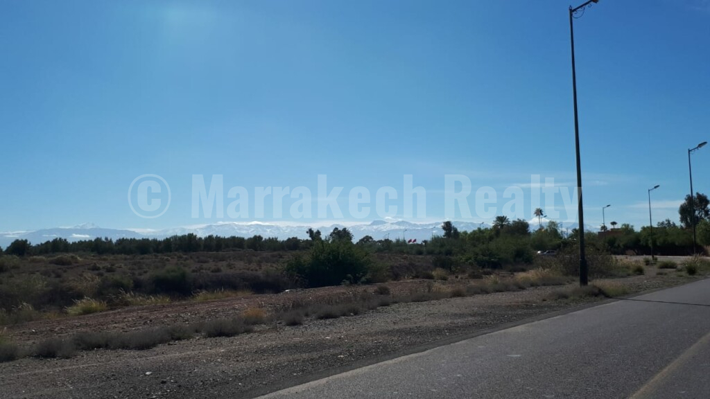 Titled land of 1 hectare in the best of the Palm Grove of Marrakesh