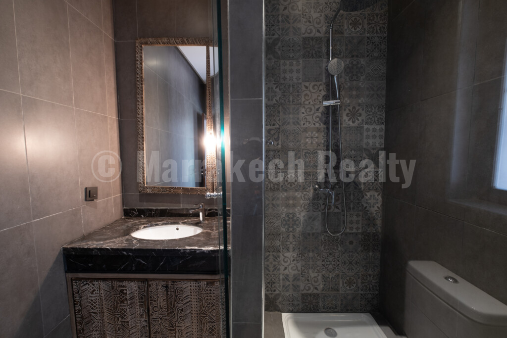 Superb contemporary 8 bedroom property close to Marrakech