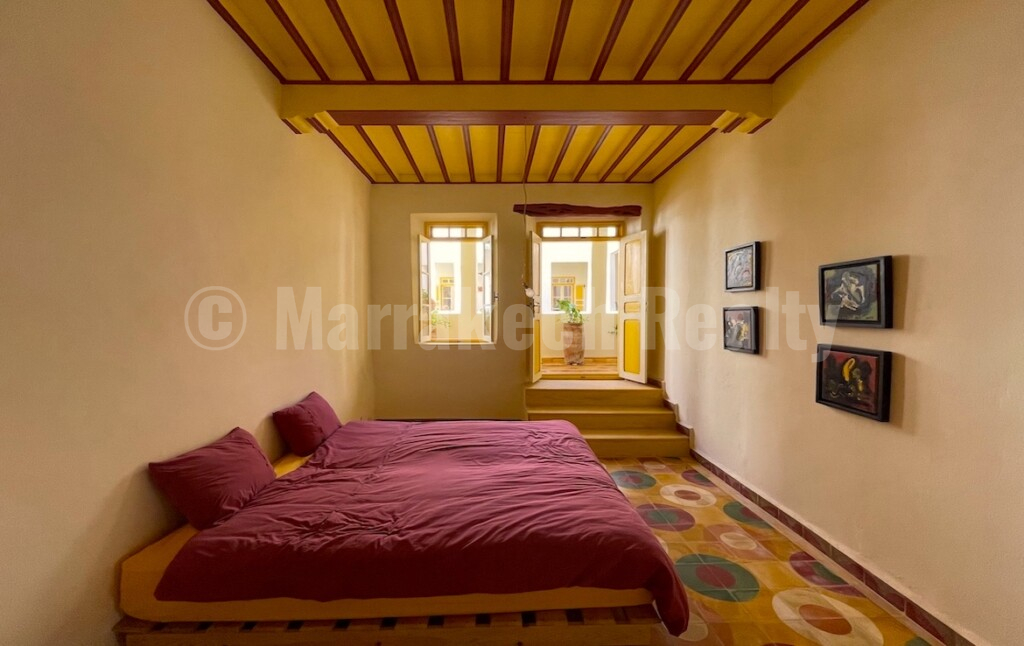 Substantial historic Riad in the Medina : great potential !