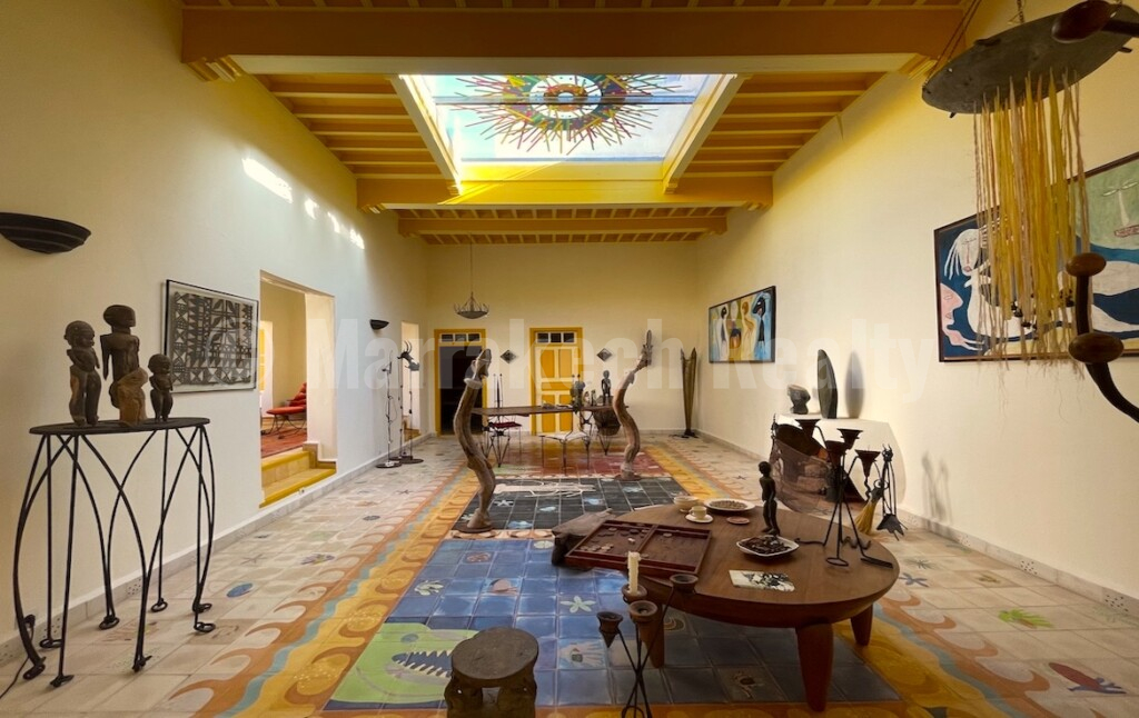 Substantial historic Riad in the Medina : great potential !