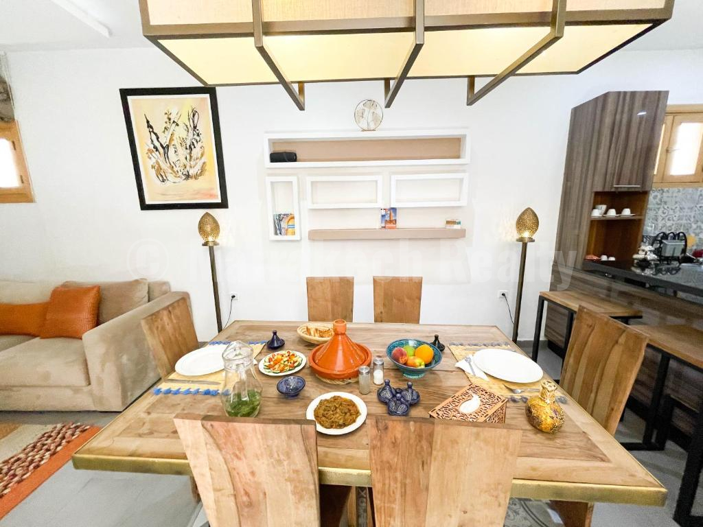 Handsome renovated 4 bedroom Riad with rooftop pool