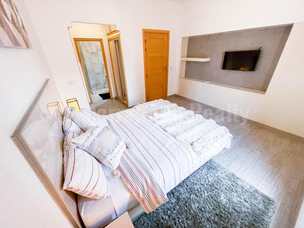 Handsome renovated 4 bedroom Riad with rooftop pool