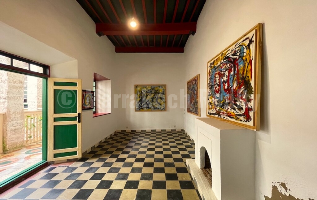 Substantial historic Riad in the Medina : great potential !