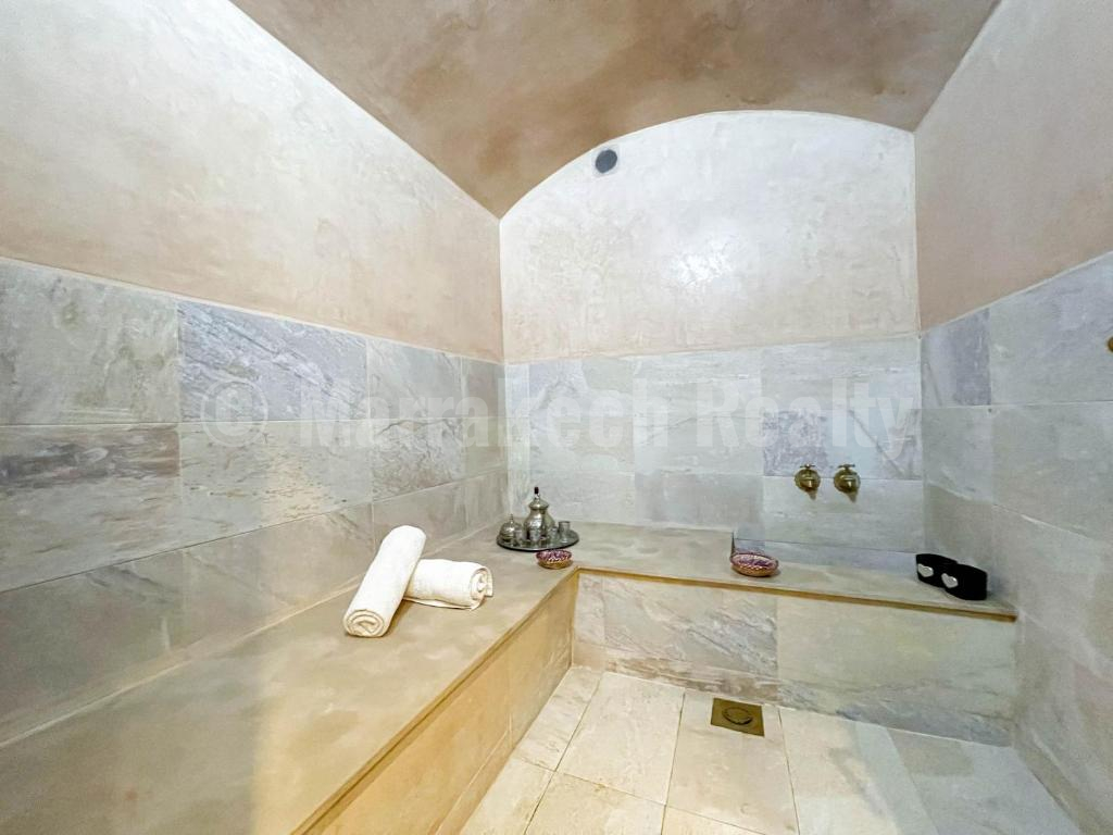 Handsome renovated 4 bedroom Riad with rooftop pool