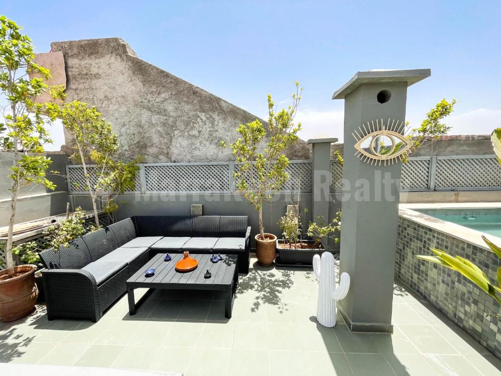Handsome renovated 4 bedroom Riad with rooftop pool