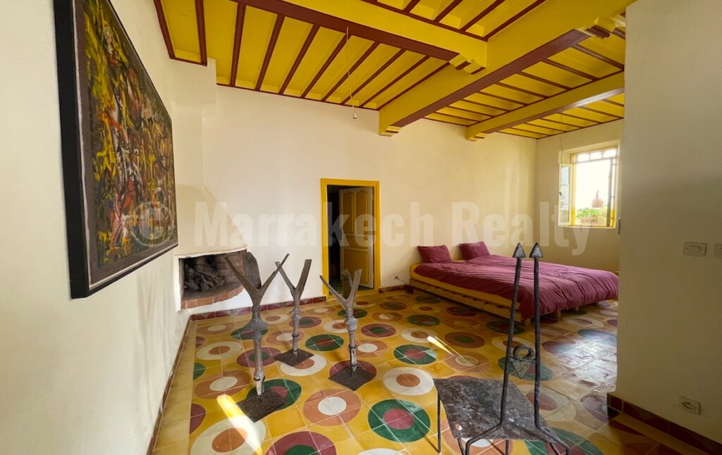 Substantial historic Riad in the Medina : great potential !