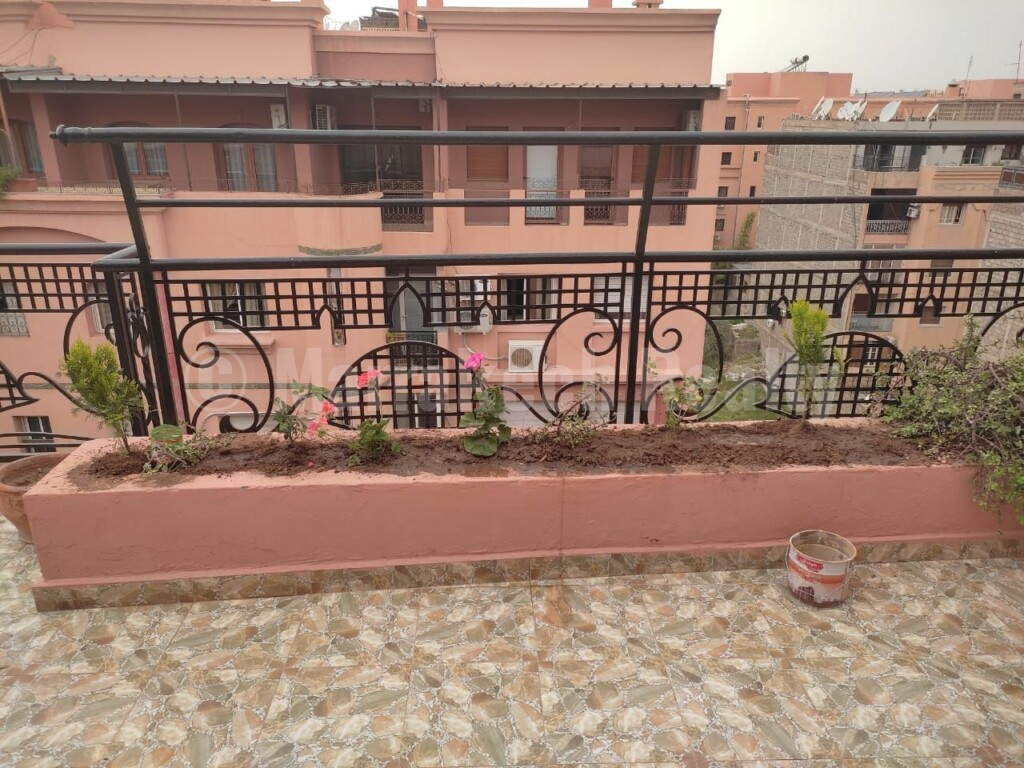 Appartement avec double terrasse au cœur de Marrakech en location longue durée