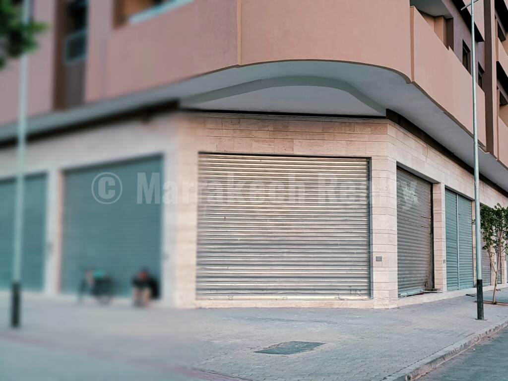 New commercial space for rent, exceptional location in the heart of a vibrant neighborhood
