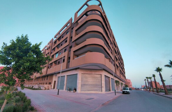 New commercial space for rent, exceptional location in the heart of a vibrant neighborhood