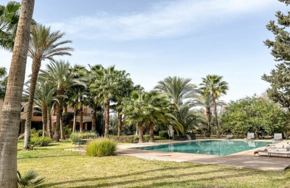 Upscale 7 bedroom villa on 1 hectare close to Marrakech