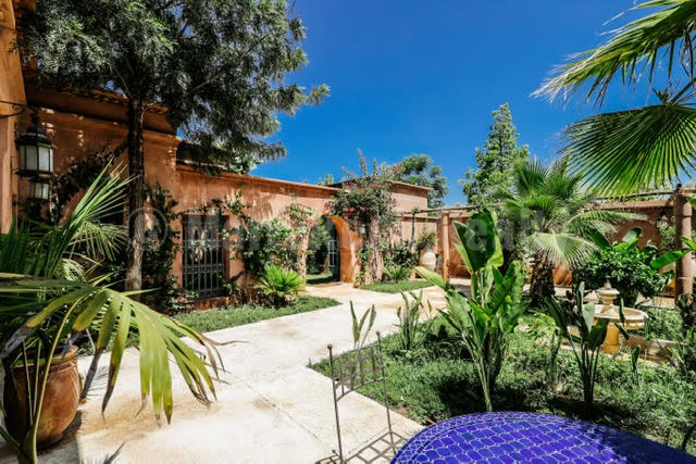 Delightful 5 bedroom villa in a private domain