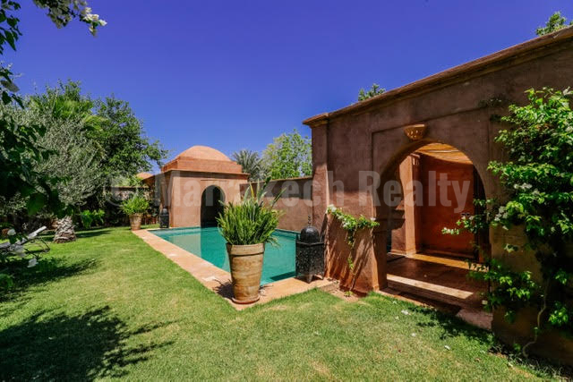 Delightful 5 bedroom villa in a private domain