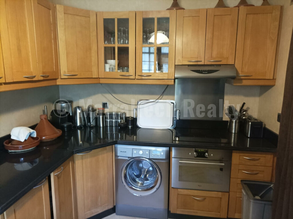 Long term villa rental: furnished w 3 suites Bear downtown