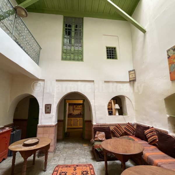 Riad de 4 chambres à rafraîchir avec bel emplacement