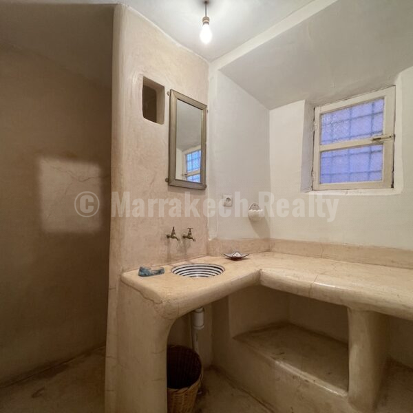 Riad de 4 chambres à rafraîchir avec bel emplacement