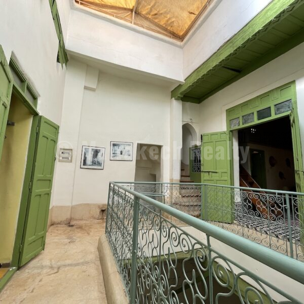 Riad de 4 chambres à rafraîchir avec bel emplacement