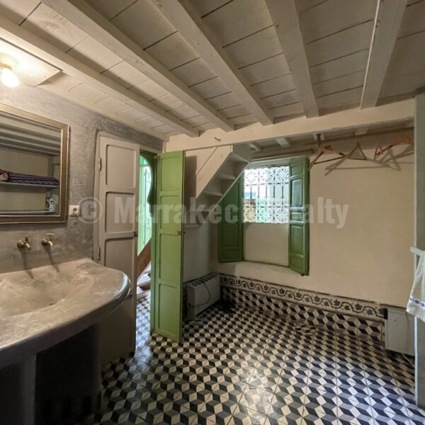 Riad de 4 chambres à rafraîchir avec bel emplacement