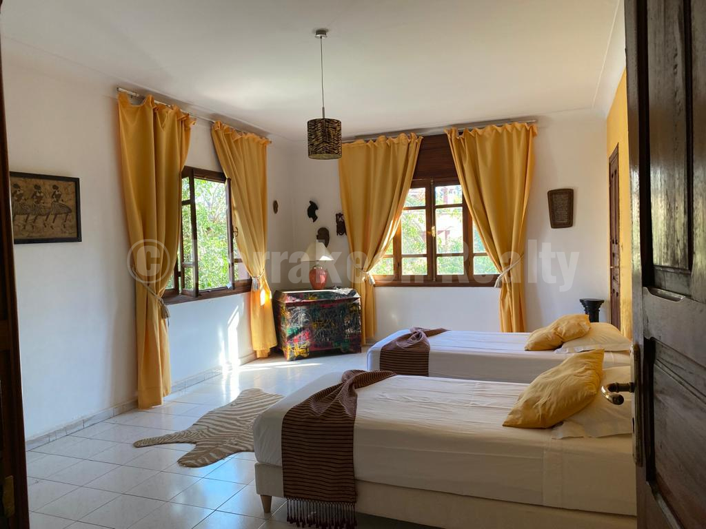 Rare et imposante maison de ville à Marrakech