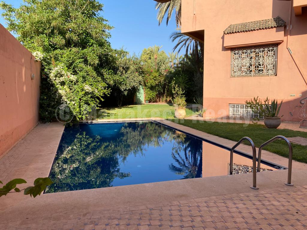 Rare et imposante maison de ville à Marrakech