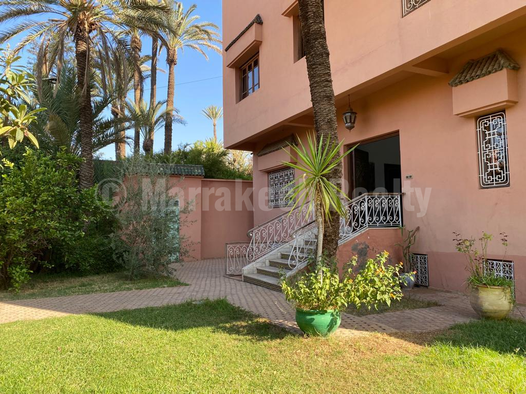 Rare et imposante maison de ville à Marrakech