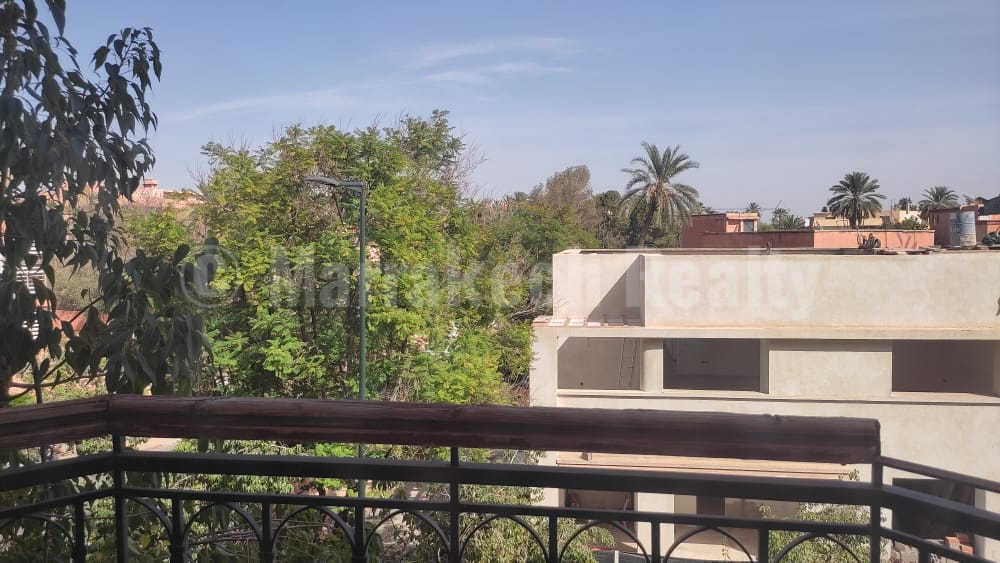 Bel appartement de 2 chambres avec superbe emplacement