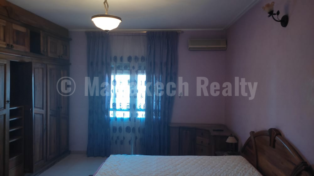 Bel appartement de 2 chambres avec superbe emplacement