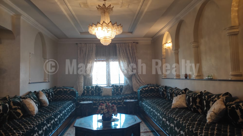 Bel appartement de 2 chambres avec superbe emplacement