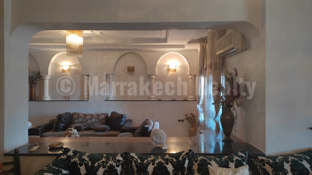 Bel appartement de 2 chambres avec superbe emplacement