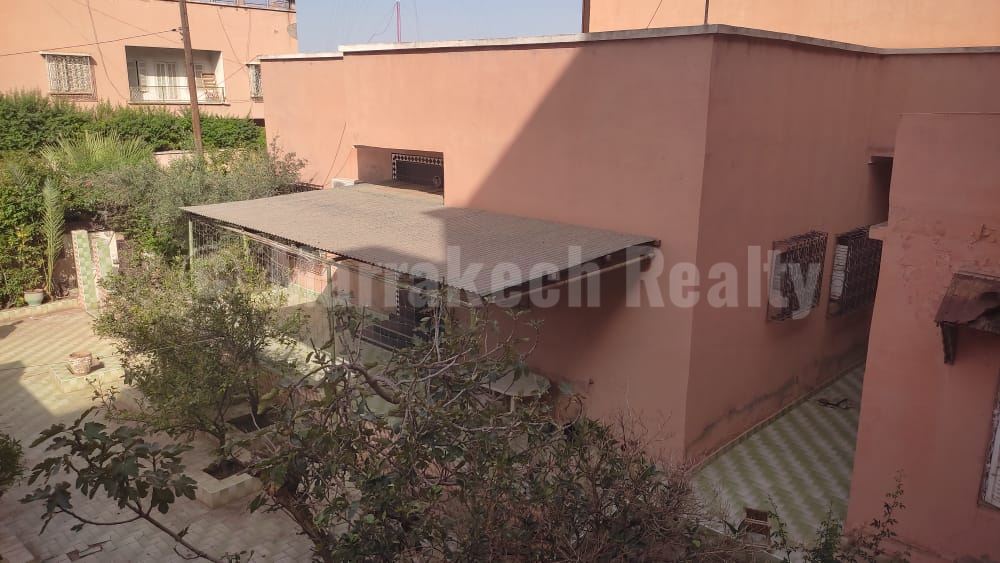 Period small villa to refurbish in the Hivernage