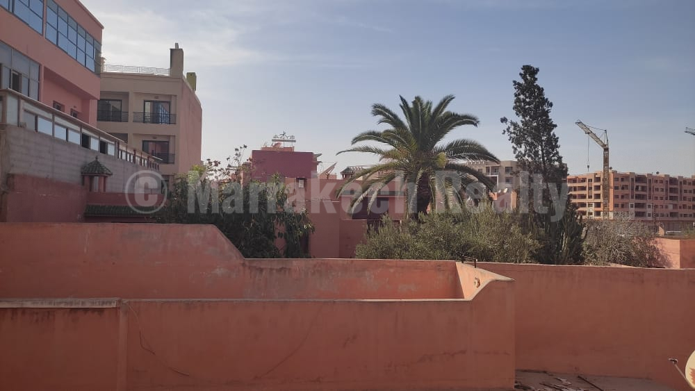 Period small villa to refurbish in the Hivernage