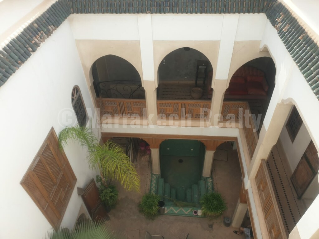 Beau Riad de 5 chambres à rafraîchir: belle opportunité!
