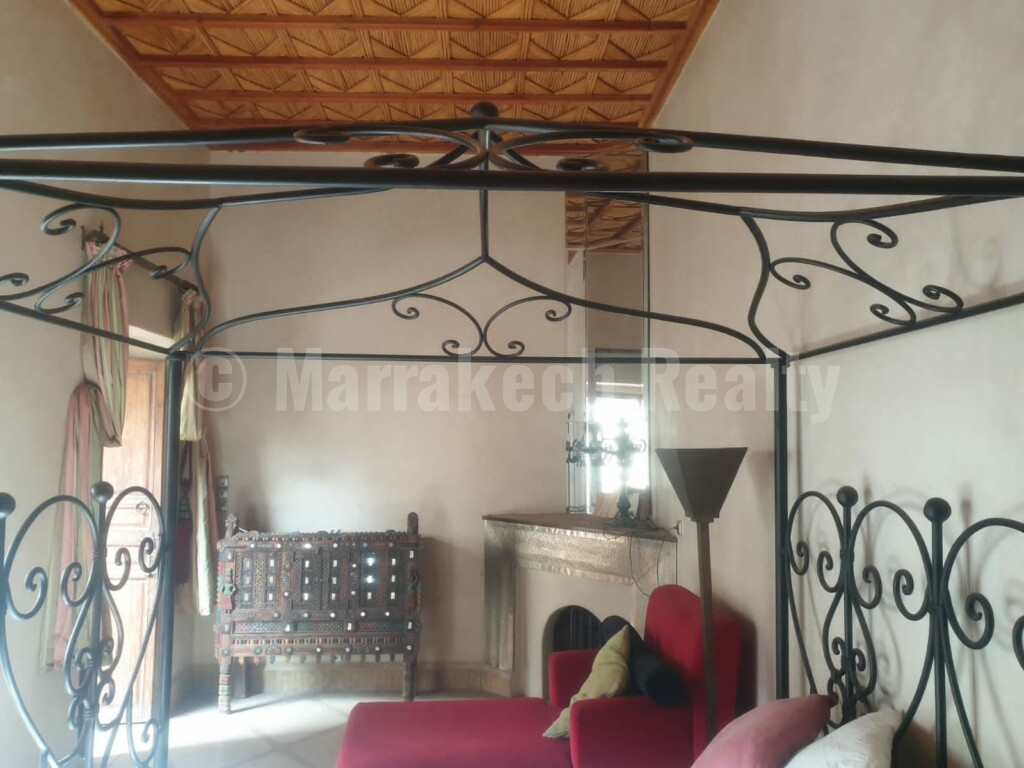Beau Riad de 5 chambres à rafraîchir: belle opportunité!