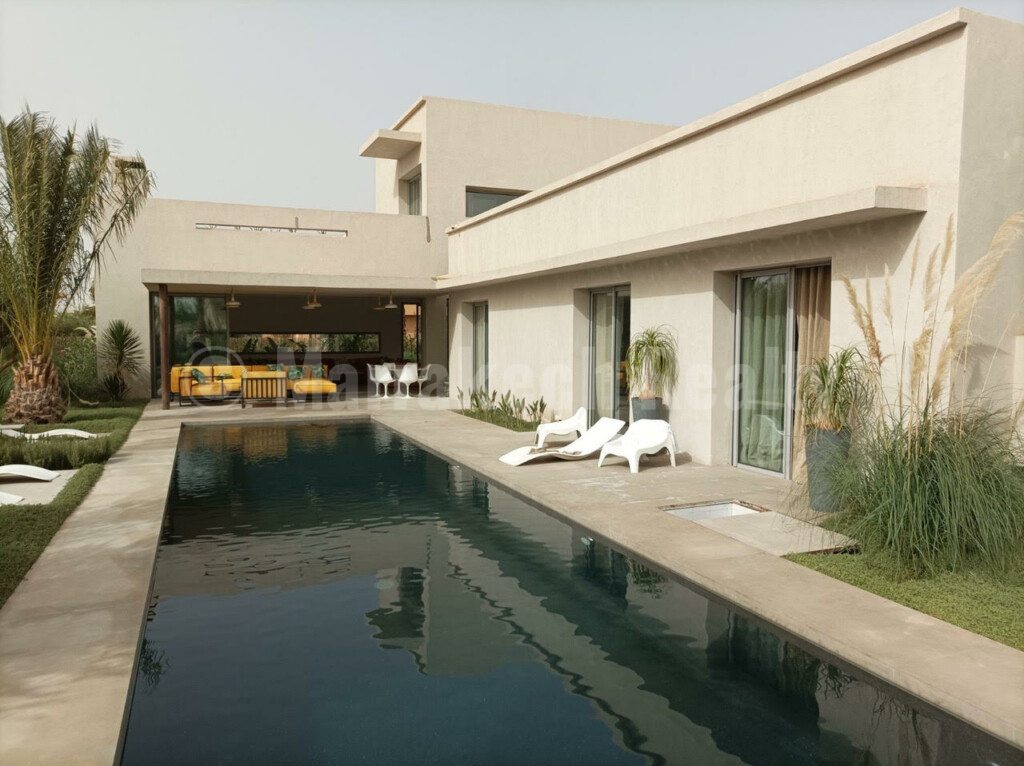 Stylish 4 bedroom villa in a gated domain