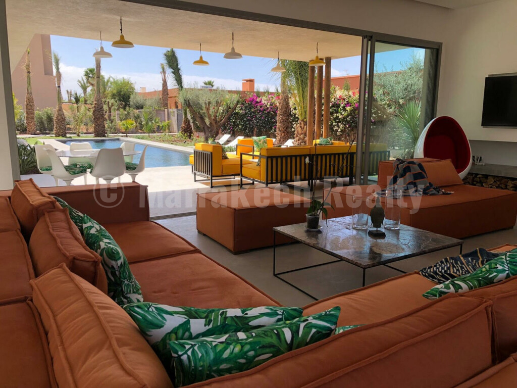 Stylish 4 bedroom villa in a gated domain