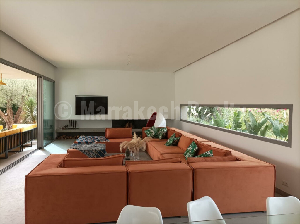 Stylish 4 bedroom villa in a gated domain