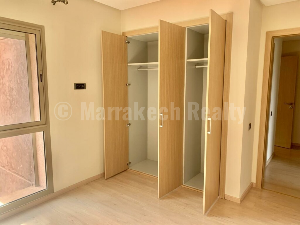 For long term rental at PRESTIGIA residence with lake view, 3 bedrooms