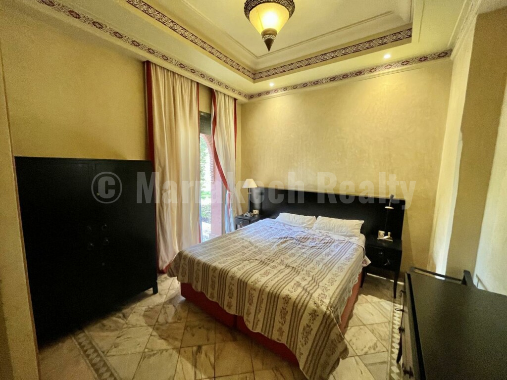 Long-term apartment rental, ground floor palm grove