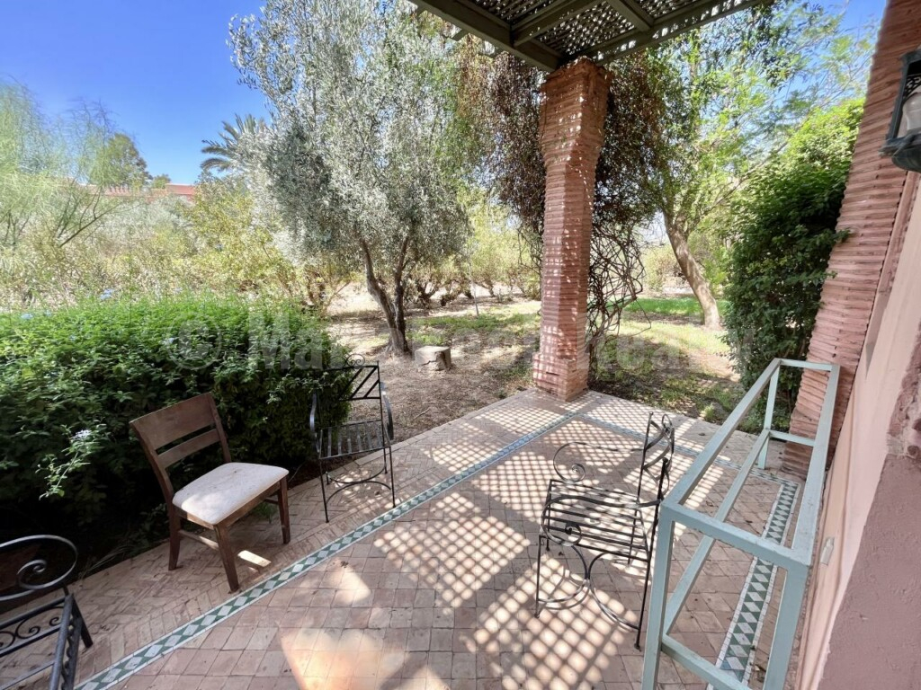 Long-term apartment rental, ground floor palm grove