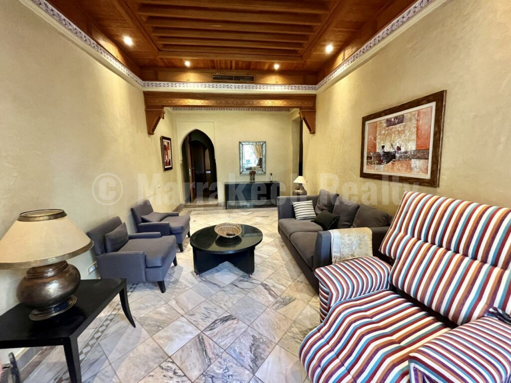 Long-term apartment rental, ground floor palm grove