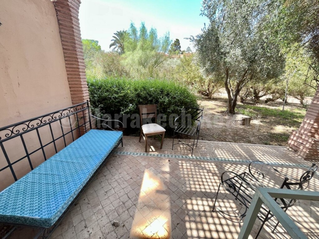 Long-term apartment rental, ground floor palm grove