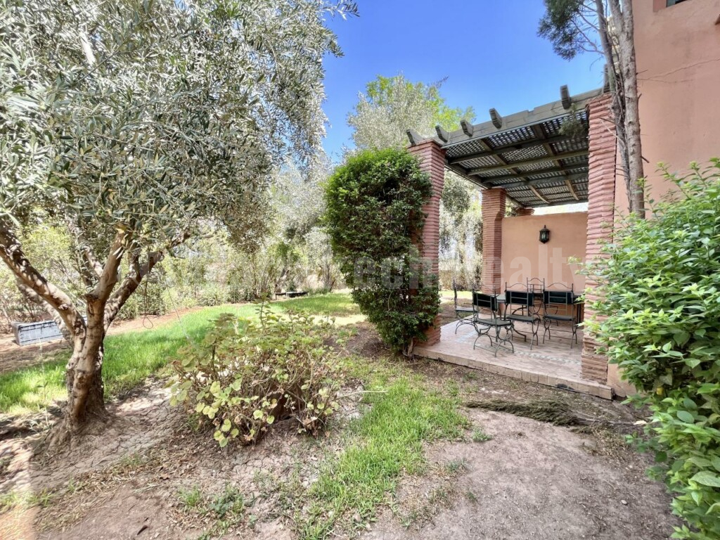 Long-term apartment rental, ground floor palm grove