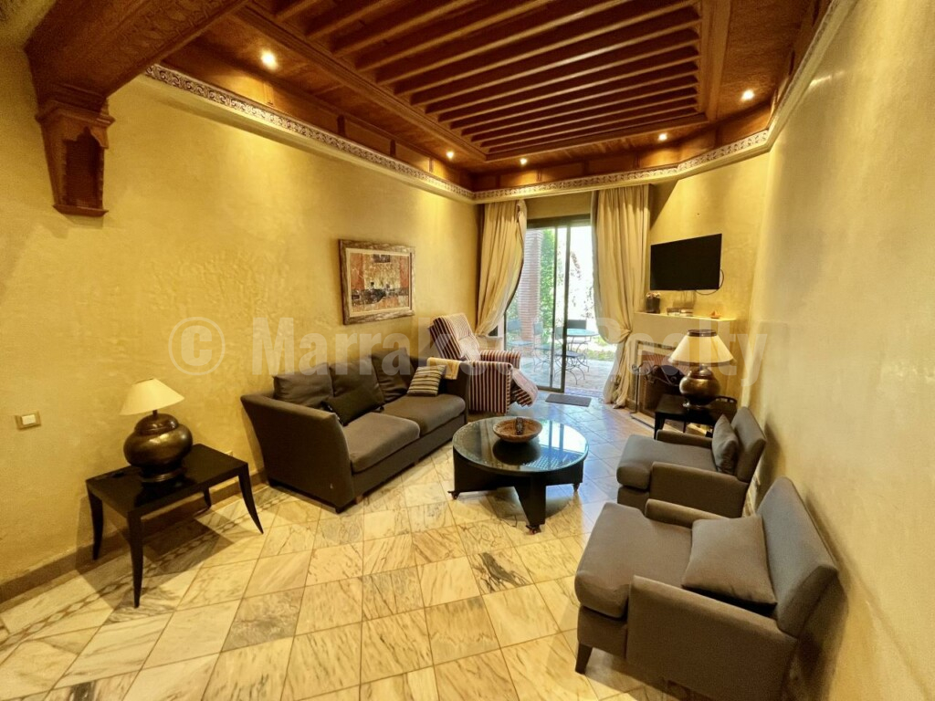 Long-term apartment rental, ground floor palm grove