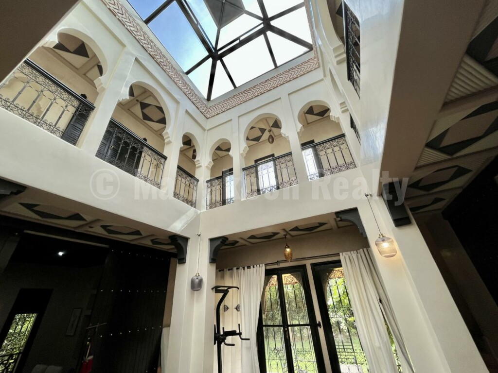 Villa riad, for long term rental in Marrakech, road to Fes in a residence